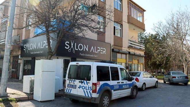 Yataktan düşen yaşlı kadın hayatını kaybetti