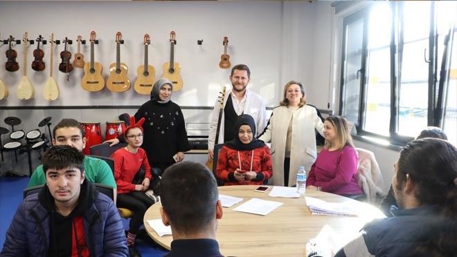   Bakan Yrd.Yavuz Büyükşehir tesislerine hayran kaldı