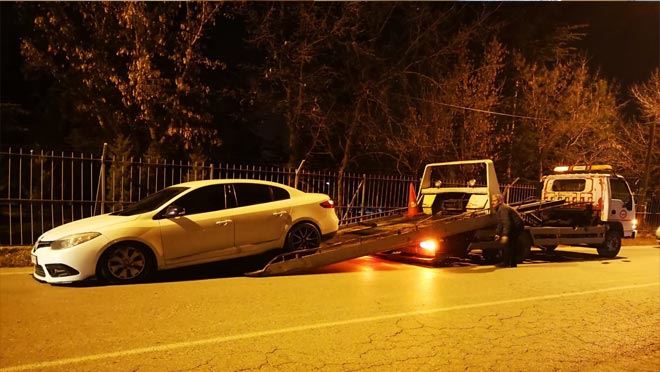 Alkollü sürücü motosiklete çarptı