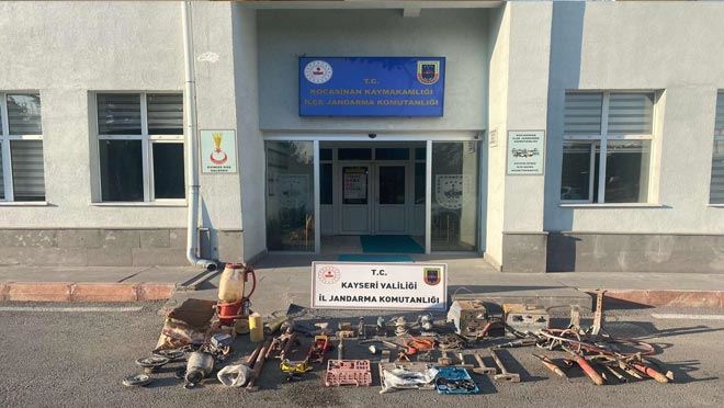   Şüpheli araçta çalıntı hırdavat malzemeleri 