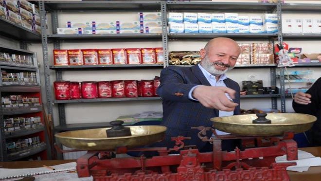 Çolakbayrakdar: “Her zaman esnafımızın yanındayız”