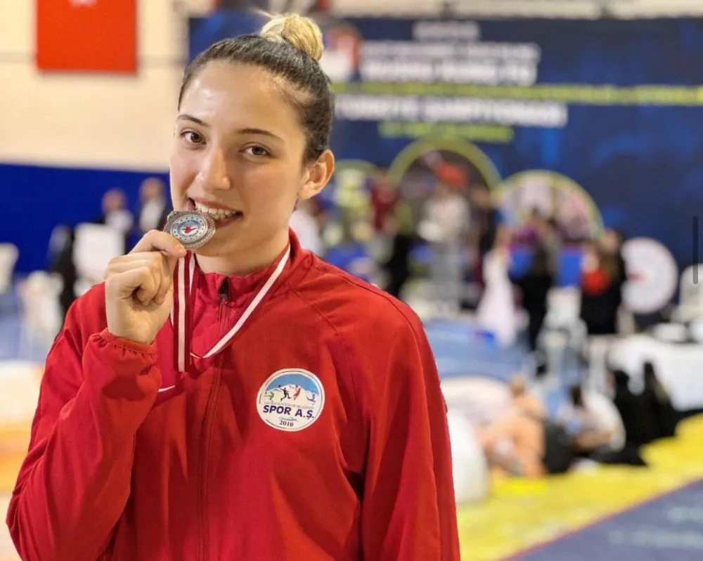 Mili sporcudan kahreden haber 