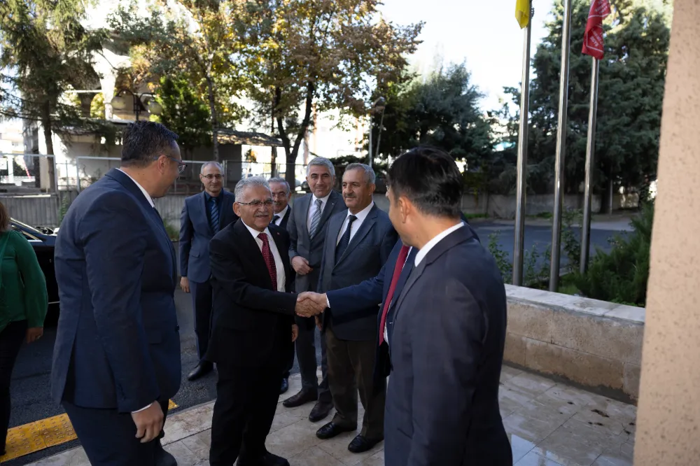 Başkan Büyükkılıç: “PTT haberleşme ve iletişimde çok önemli görevler yerine getiriyor”