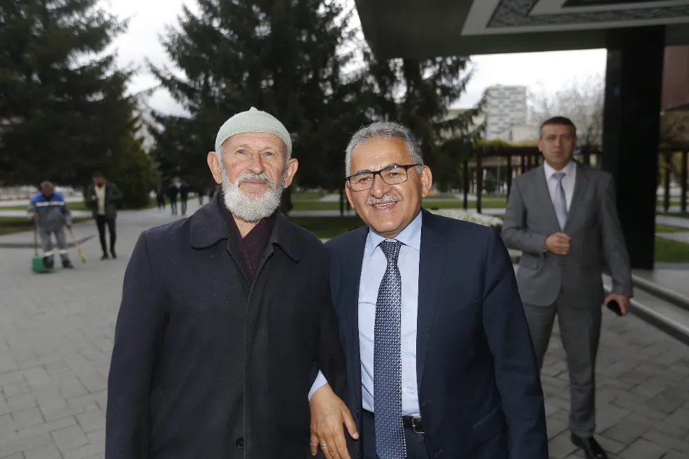 Başkan Büyükkılıç: “Gecemiz gündüzümüz, bizi seven, seçen ve güvenen hemşehrilerimize hizmetle geçiyor”