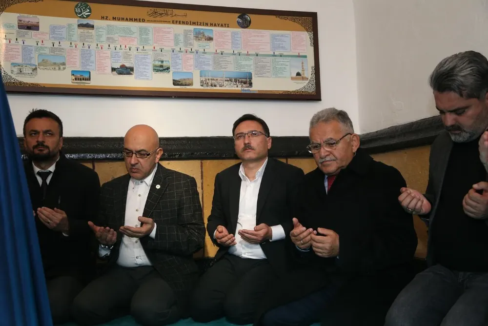 Melik Mehmet Gazi kabri başında anıldı