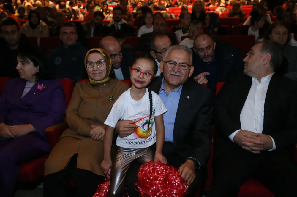 Vali Çiçek ve Başkan Büyükkılıç, özel çocukların heyecanına ortak oldu