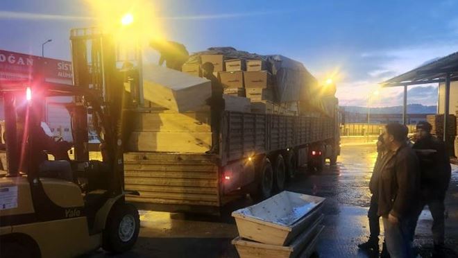 Kayseri Mobilyacılar Odası, Kumsmall AVM, Mobitek ve Mobiboya deprem bölgesi için seferber oldu