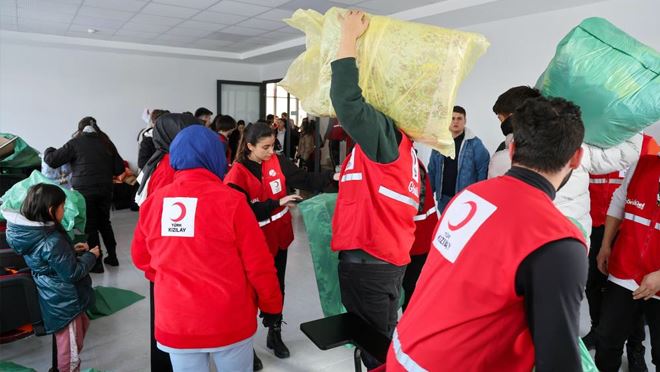 Yardım tırları Talas