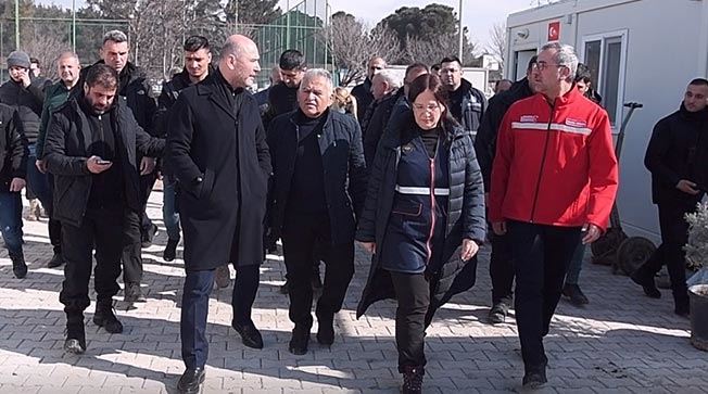 Bakan Soylu, Büyükkılıç Ve Çiçek  Geçici Konaklama Merkezi’nde İncelemelerde Bulundu