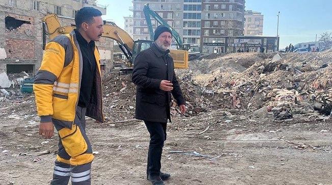 Başkan Çolakbayrakdar Deprem Bölgesindeki Çalışmaları Kontrol Etti