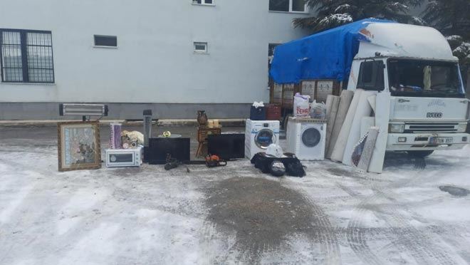 Hırsızlar Suçüstü Yakalandı