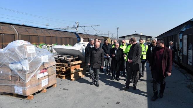 Başkan Büyükkılıç, Tren Garı’ndaki yardım çalışmaları hakkında inceleme yaptı