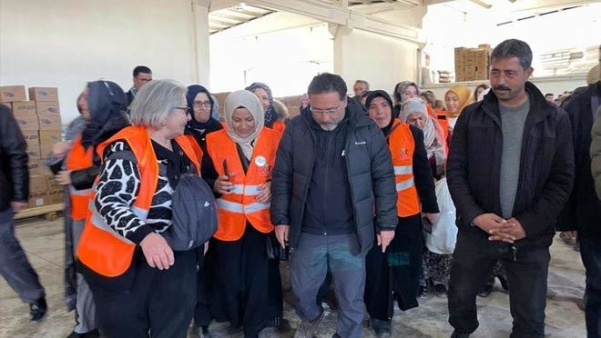 Kadın Kooperatiflerinin üyeleri Vali Çiçek