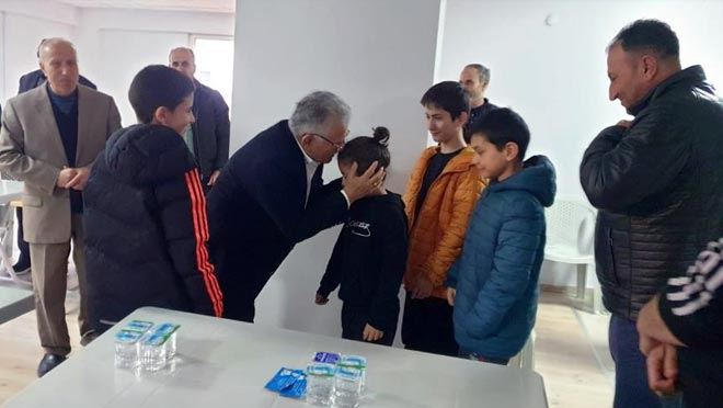 Başkan Büyükkılıç, depremzedelerin her zaman yanında