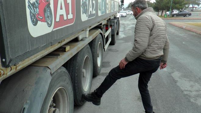 Büyük araçlarda buzlu yolda fren çok kullanılmamalı