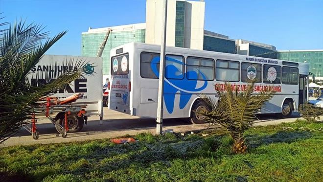 Büyükşehir Gezici Ağız ve Diş Sağlığı Kliniği’nden deprem bölgesinde binlerce vatandaşa hizmet