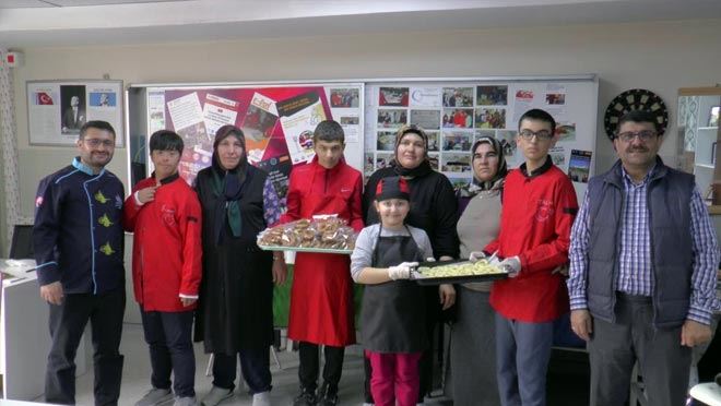 Özel öğrencilerden en özel kandil simidi