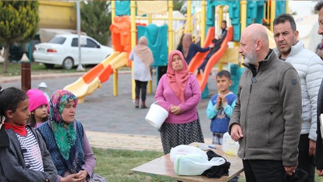 Kardeş Türkoğlu’nda 3 öğün sıcak yemek 