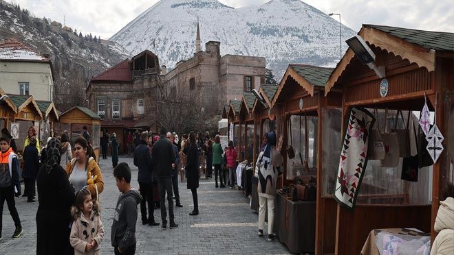    Talas’ta maharetli eller günü