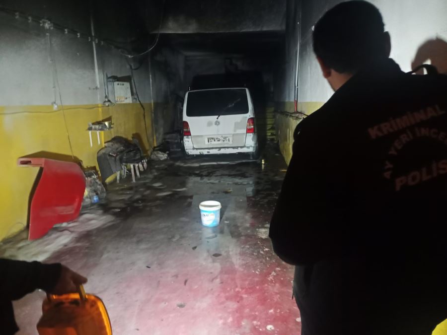 Oto tamircide çıkan yangında 1 kişi yaralandı