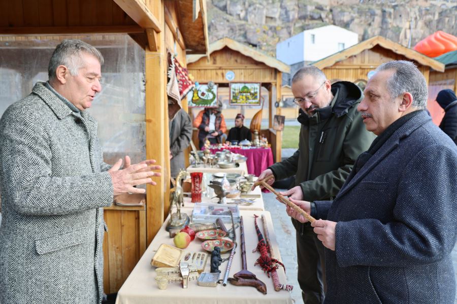 Talas’ın ‘antika sokağı’nda antika pazarı