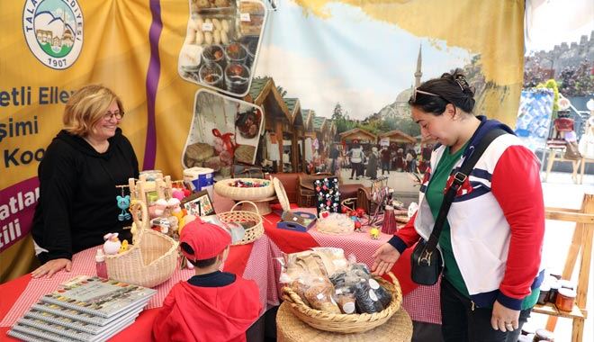 Talaslı kadınlar ürünlerini görücüye çıkardı