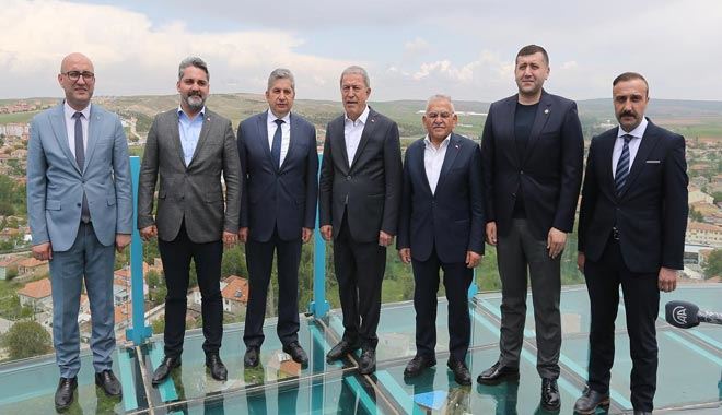 Akar, Büyükkılıç ve Ersoy cam seyir terası’nda 