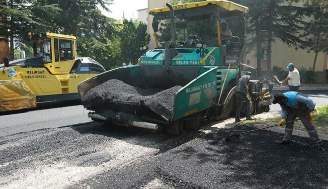   Yollar yenileyerek ulaşımda konfor sağlanıyor