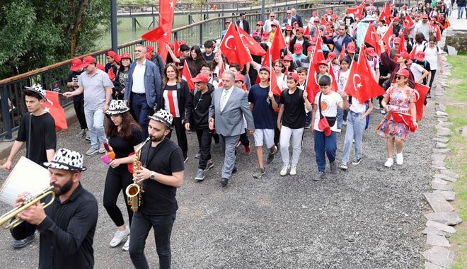  Talaslı öğrenciler çevreye dikkat çektiler