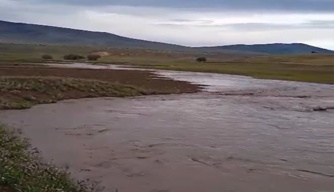 Sağanak sele dönüştü