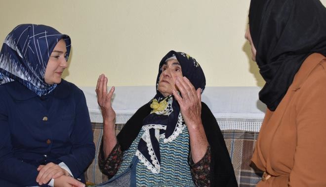  Bayan Çolakbayrakdar hayır duası aldı