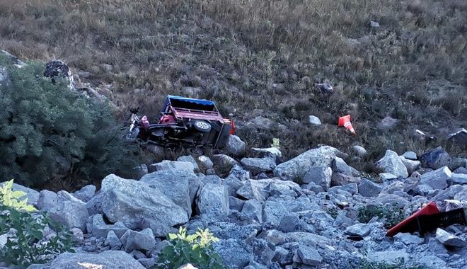   Motosiklet uçurumdan yuvarlandı