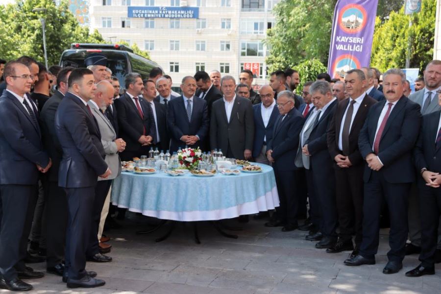 BAKAN ÖZHASEKİ: “SENE SONUNA KADAR 311 BİN KALICI KONUT TAMAMLANACAK”