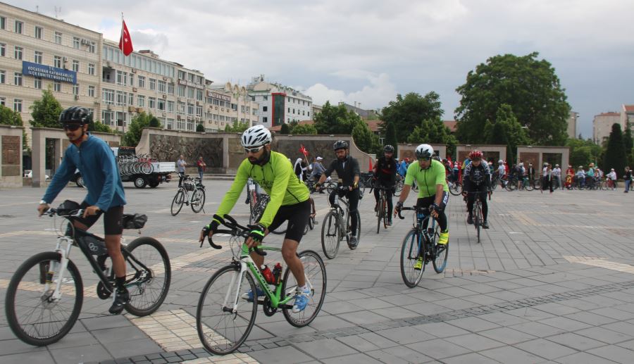 Şehit ve gaziler için pedal çevirdiler