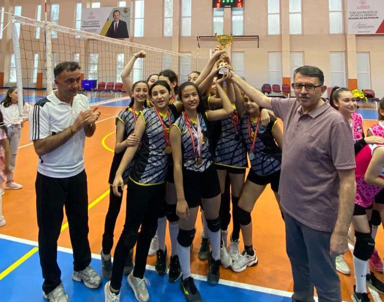 Mini voleybol müsabakaları sona erdi