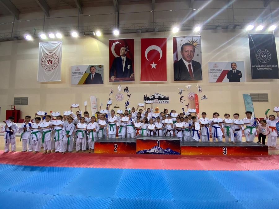 Karatede kuşak terfi sınavı 