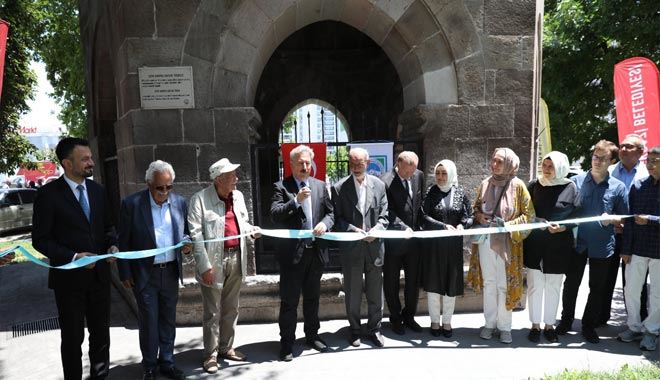  Suya Kanmış Hatun Türbesi