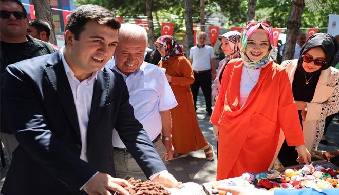   Hacılar Adem’de sertifika töreni