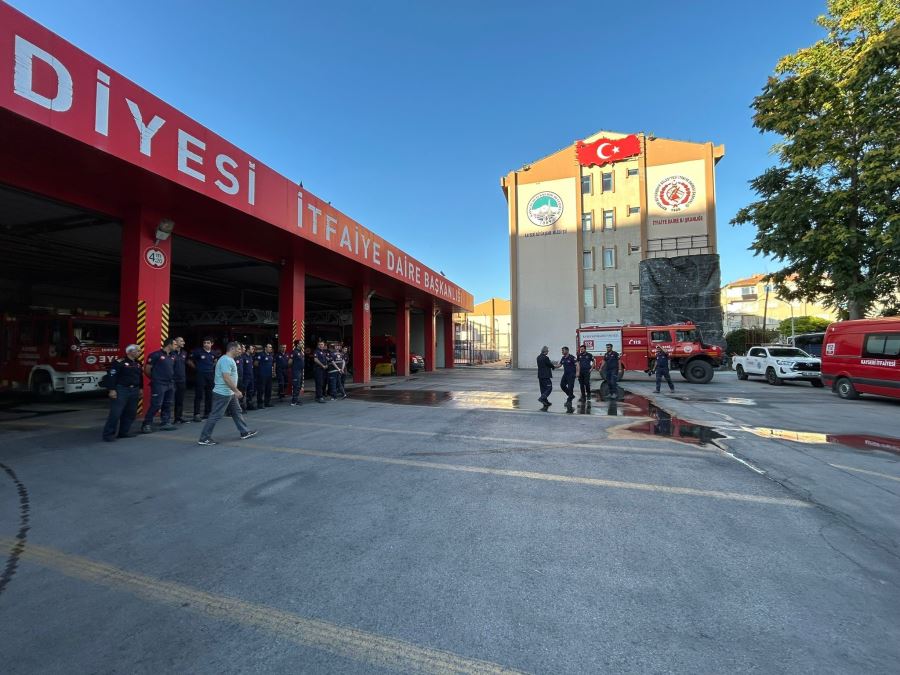Yangınlarda canla başla görev yapan Kayseri İtfaiyesi kente döndü