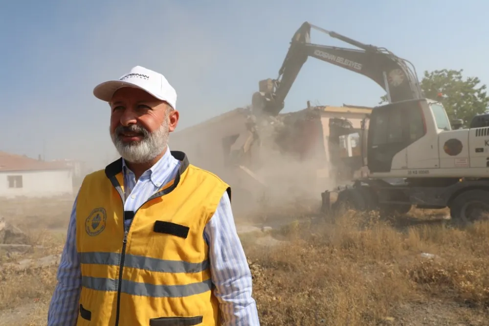 Yıldızevler’de ilk kepçeyi Başkan Çolakbayrakdar vurdu