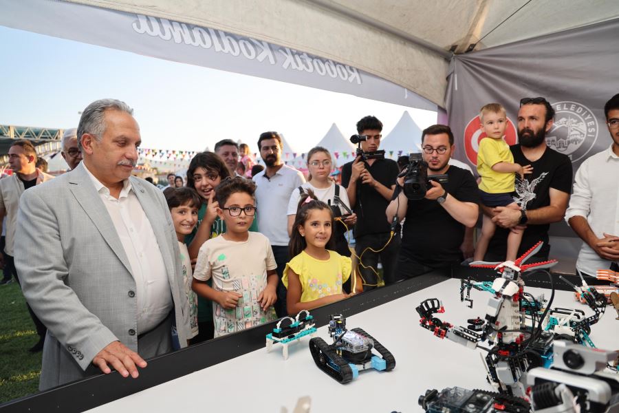 “Kayseri’de düzenlenmiş en geniş kapsamlı çocuk şenliği”