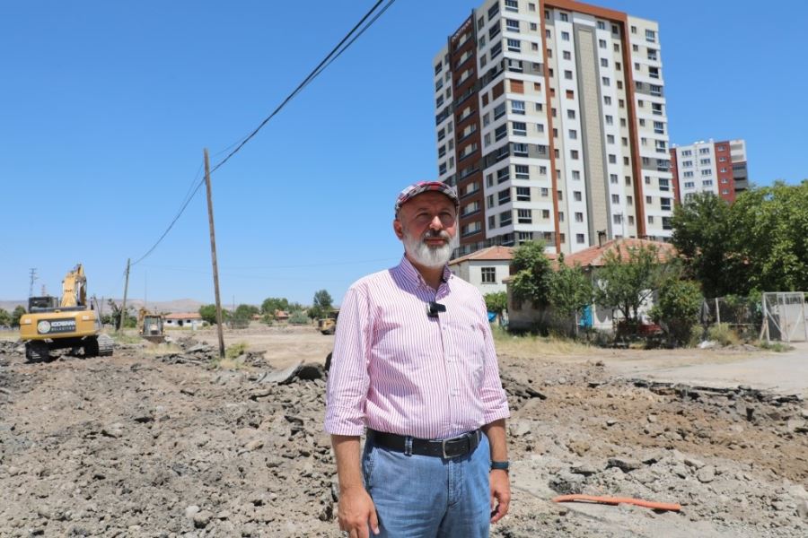 “Seyrani, kentsel dönüşümle yenileniyor ve güzelleşiyor”