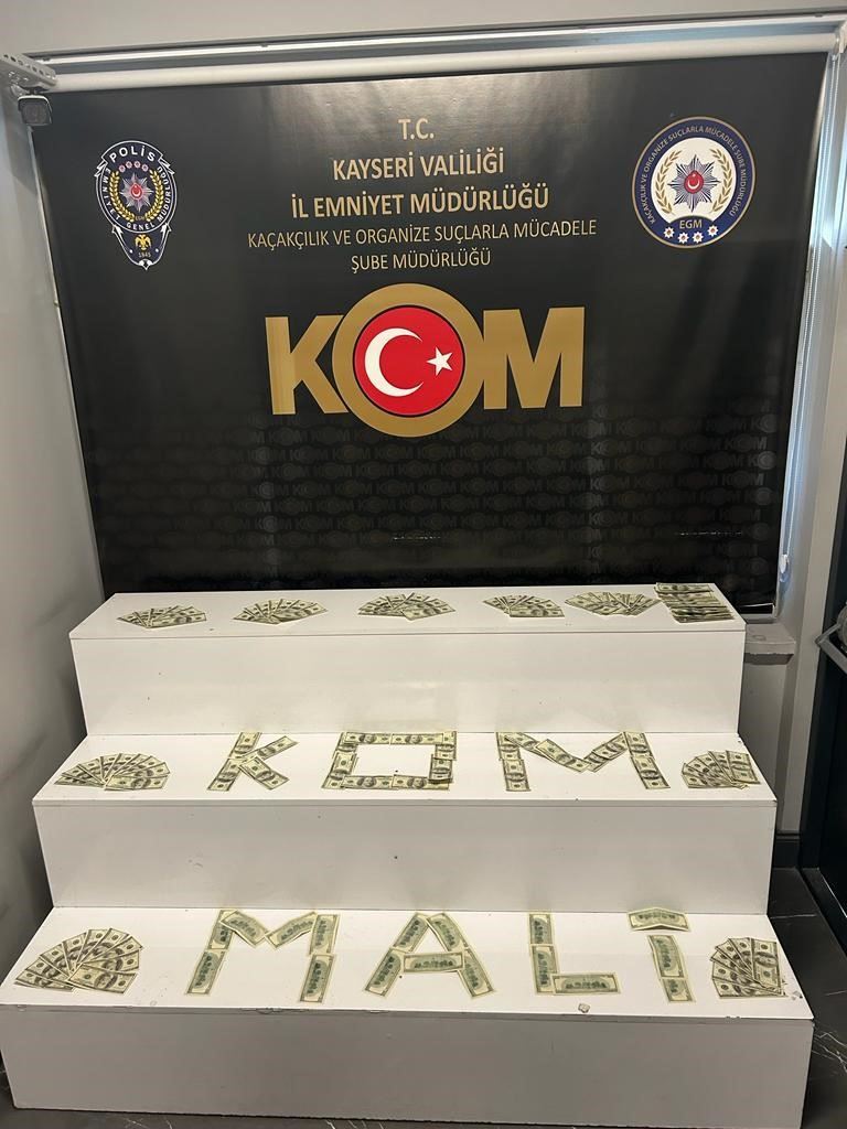 Piyasaya sürülmeye çalışılan sahte 14 bin dolar ele geçirildi