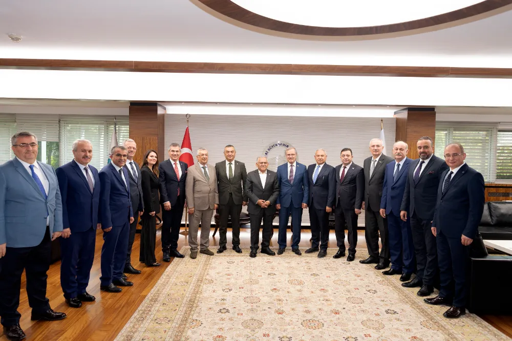 Başkan Büyükkılıç, OSBÜK Başkanı Kütükcü ve sanayicileri ağırladı