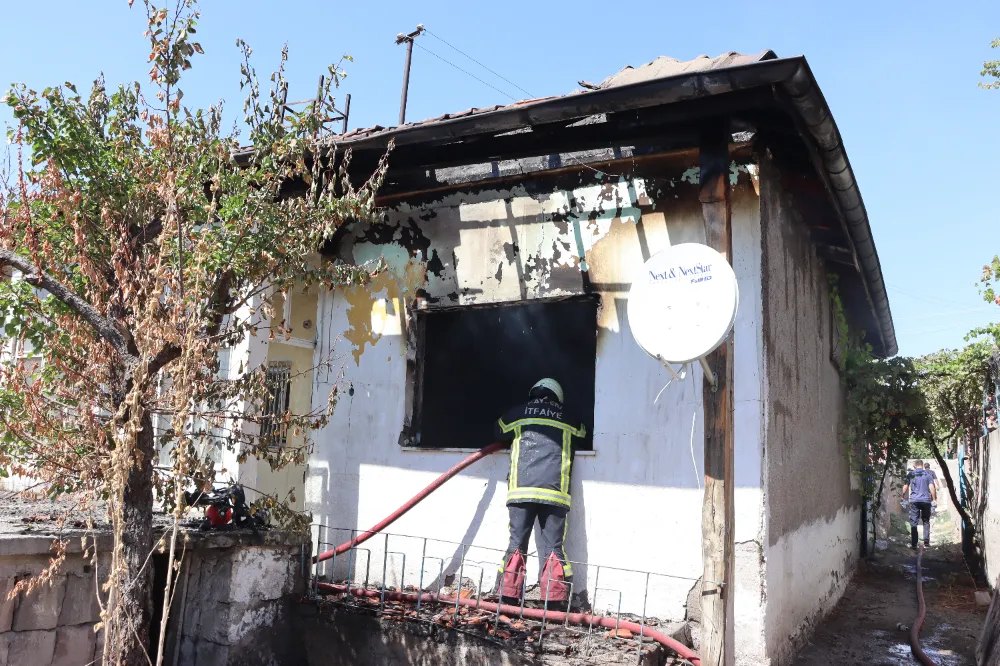 Kiracı evi yakıp kaçtı