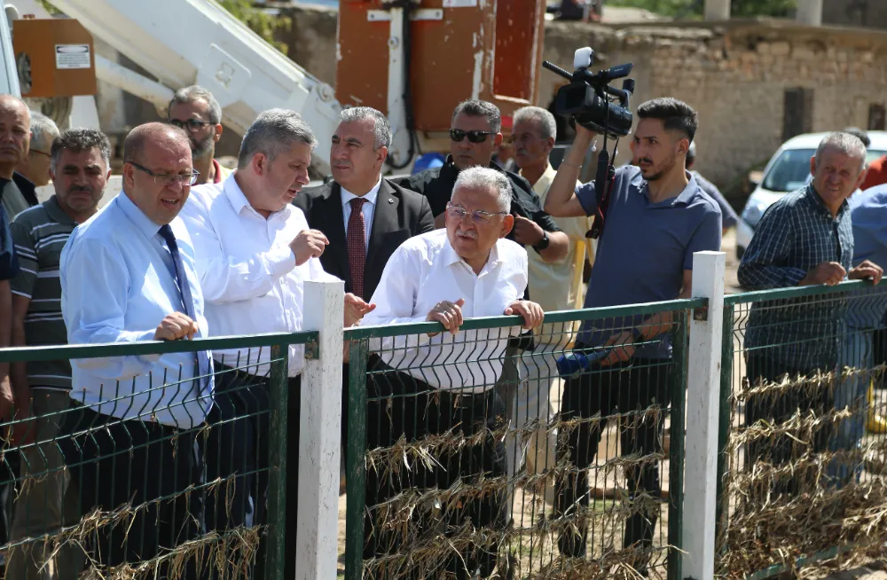 Sel bölgesinde çalışmalar aralıksız sürüyor