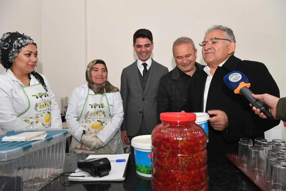 Başkan Büyükkılıç’tan 16 ilçeye 4,5 yılı aşkın sürede 456 kez ‘hizmet’ dolu ziyaret