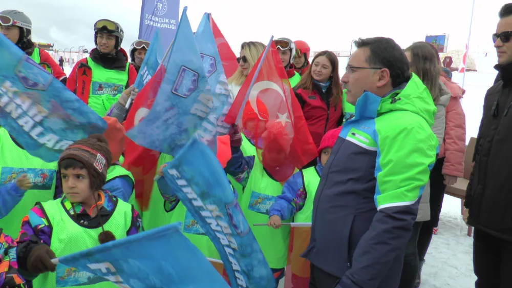 Kayak sevinci yüzlerine yansıdı