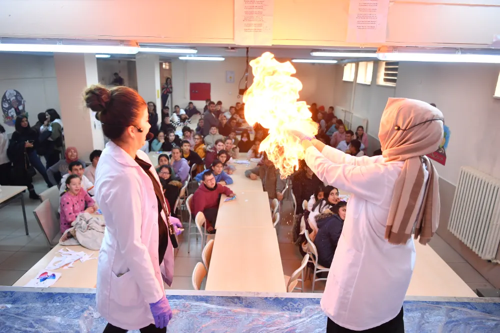  Kayseri Bilim Merkezi özel öğrencileri unutmadı 