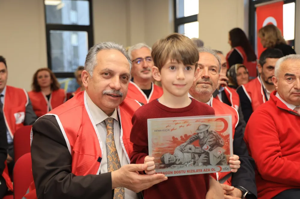 Kızılay’dan Başkan Yalçın’a övgü ve teşekkür plaketi